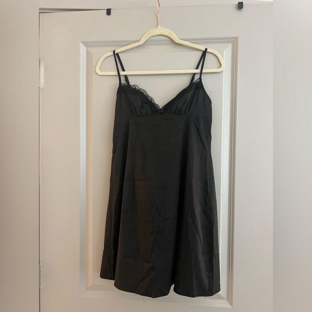 Lace mini black dress